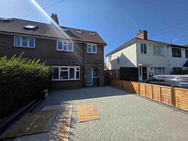 Studio for rent in Red Hill, Surrey