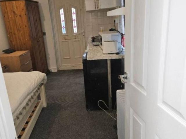 Studio for rent in Colindale, Greater London