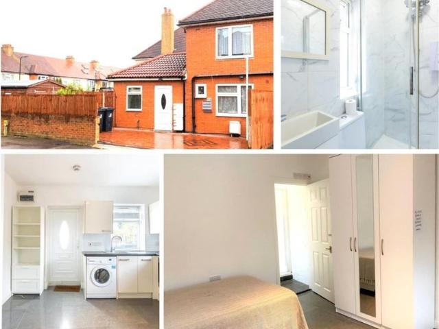 Studio for rent in London Borough of Ealing, Greater London