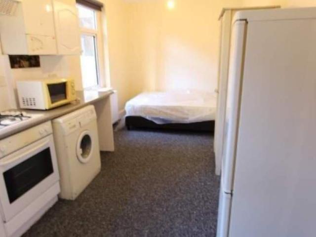 Studio for rent in West Kensington, Greater London