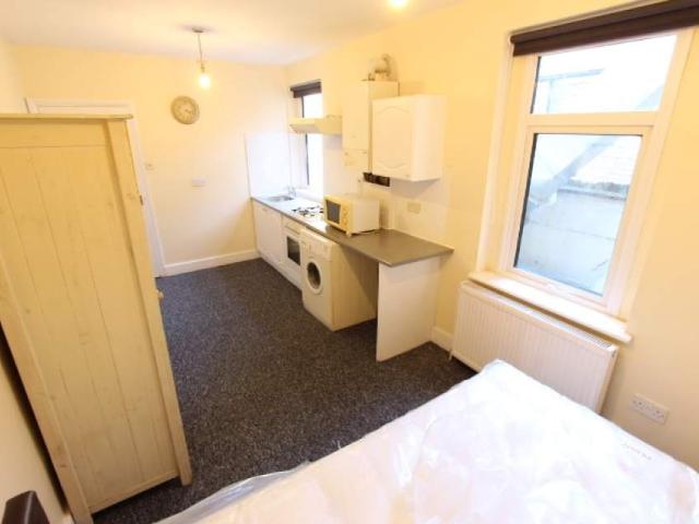 Studio for rent in West Kensington, Greater London