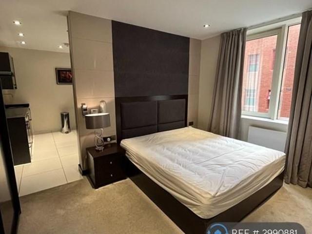 Studio for rent in West Yorkshire