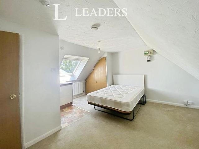 Studio for rent in Frogmore, Five Acres
