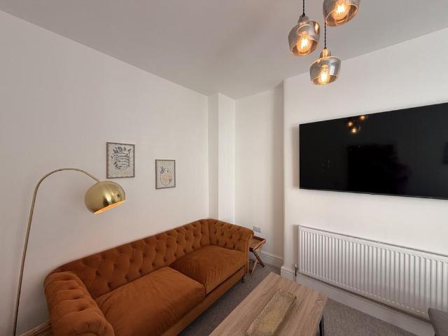Studio for rent in Greenbank, Plymouth