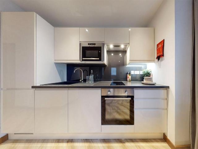 Flat for rent in City Centre, Georgia