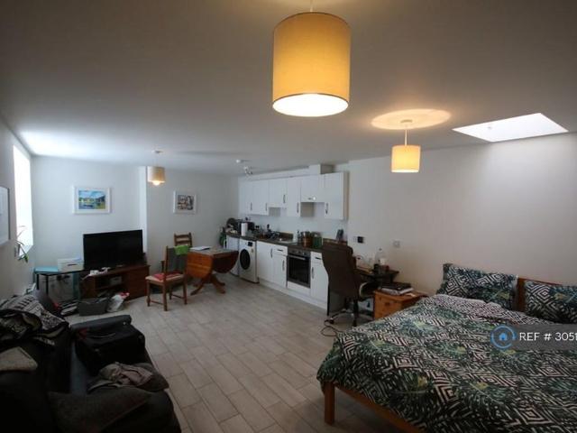 Studio for rent in West Cliff, Bournemouth