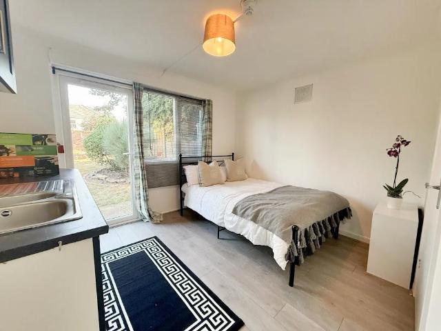 Flat for rent in Charminster, Bournemouth
