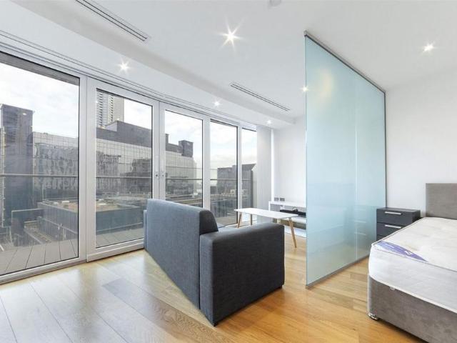 Studio for rent in Isle Of Dogs, Greater London
