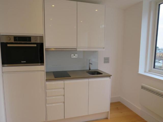 Studio for rent in Slough