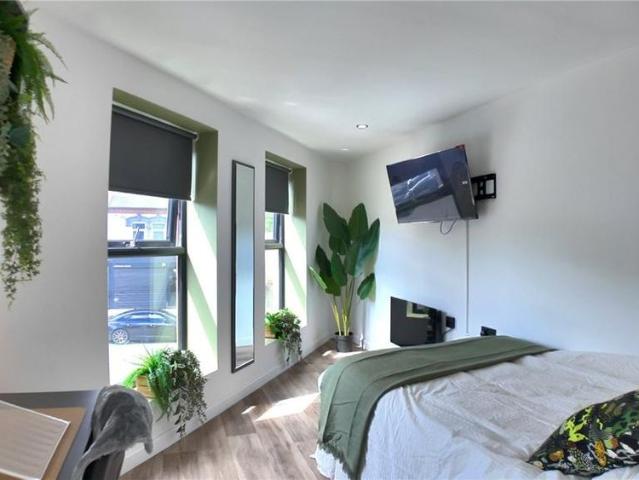 Studio for rent in Stirchley, West Midlands