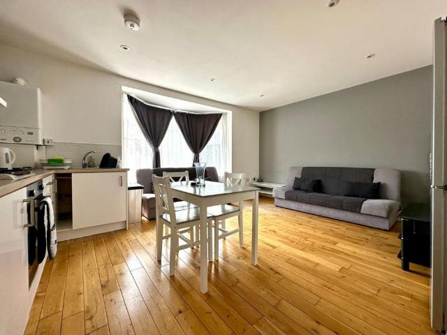Studio for rent in Cliftonville West, Acol