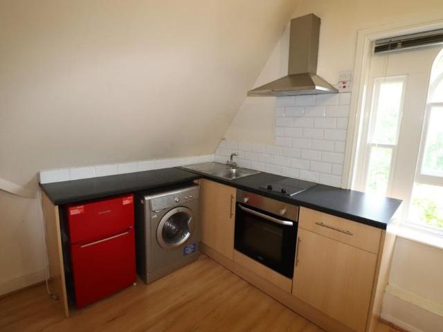 Studio for rent in Semilong, Northampton