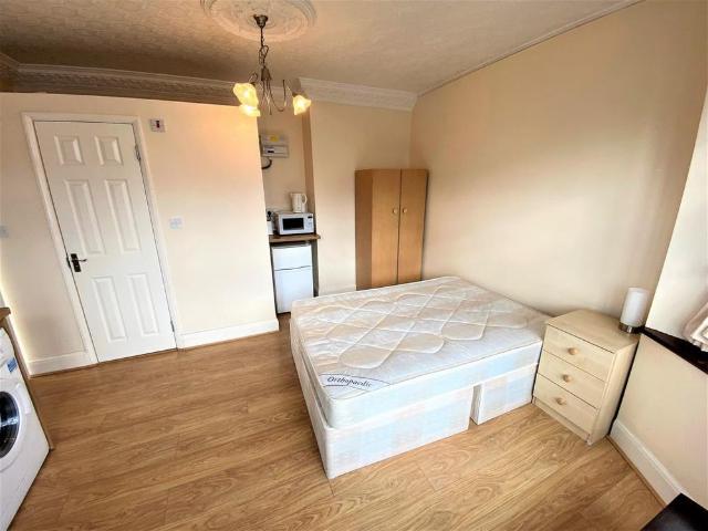 Studio for rent in Preston, Greater London