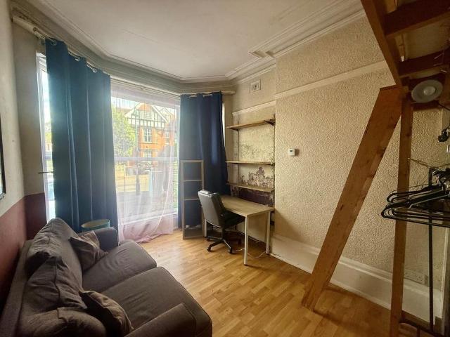 Studio for rent in Jewellery Quarter, Birmingham