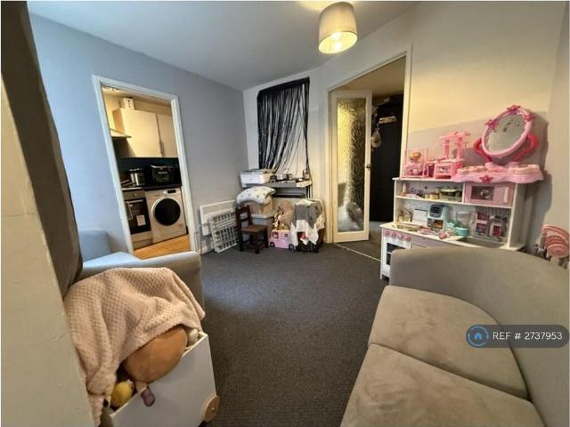 Studio for rent in Slough