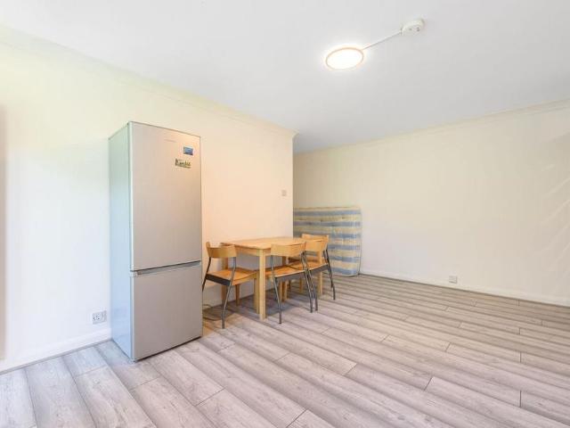 Studio for rent in North Finchley, Greater London