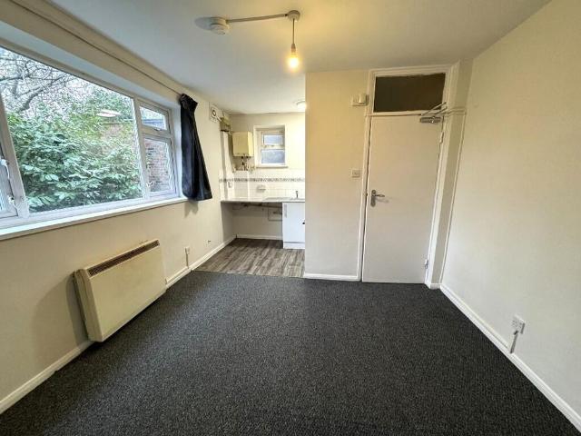 Studio for rent in Shepherd's Bush, Isle Of Man