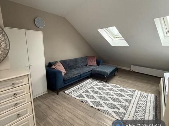 Studio for rent in Elmers End, Greater London
