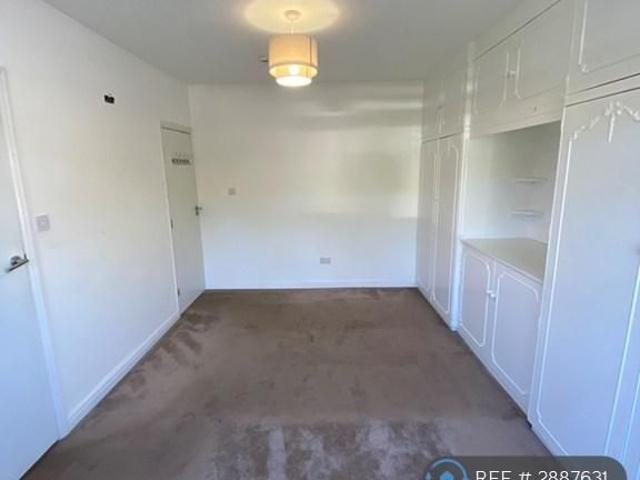 Studio for rent in South Stanmore, Greater London