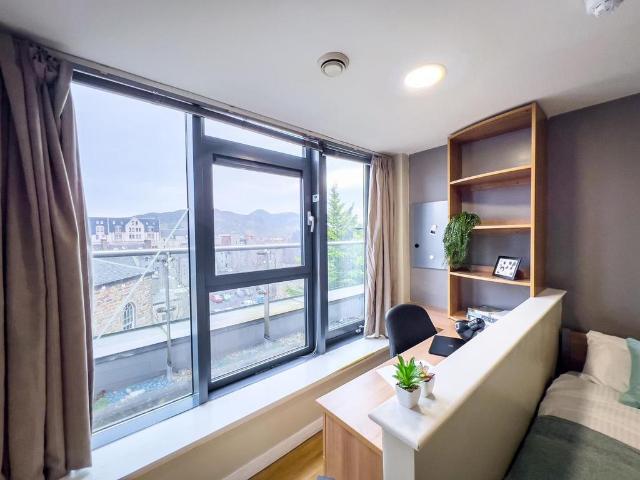 Flat for rent in Southside, Scotland