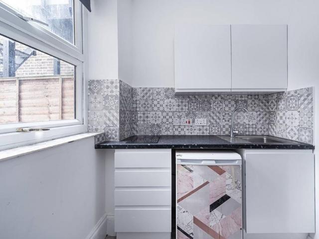 Studio for rent in Lower Clapton, Greater London