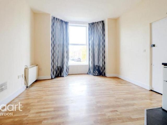 Studio for rent in London Borough of Croydon, Greater London