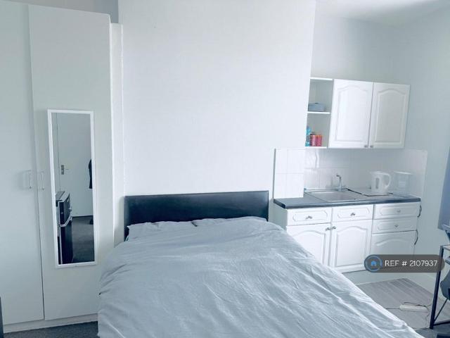 Flat for rent in Reading