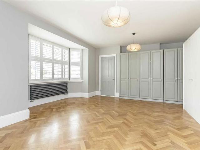 Studio for rent in Strawberry Hill, Greater London