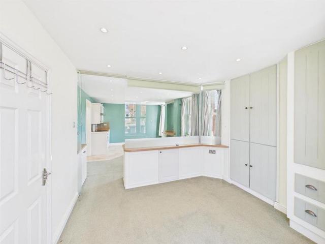Studio for rent in Hampton, Crookhill