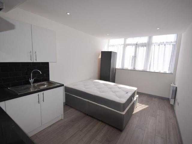 Studio for rent in The Polygon, City Of Southampton