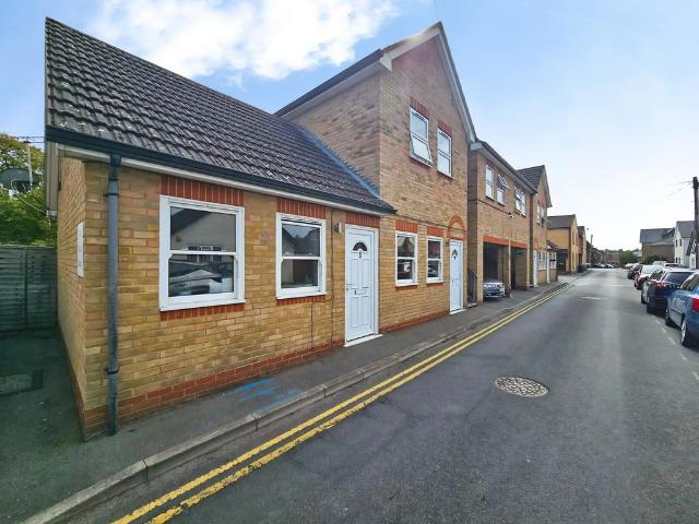 Flat for rent in Egham, Runnymede