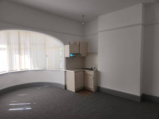 Studio for rent in Wheatley, South Yorkshire
