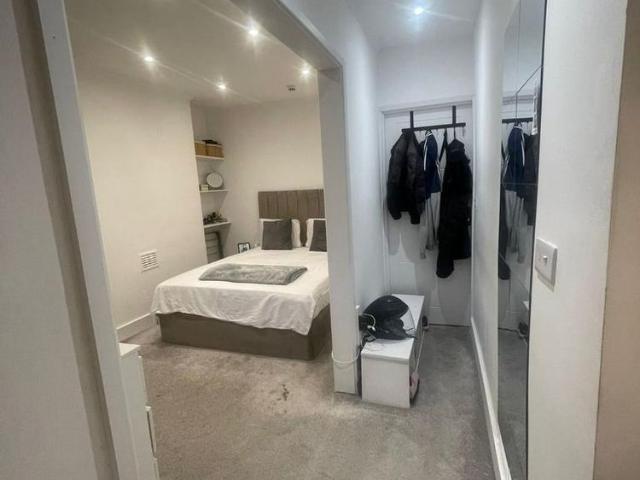 Studio for rent in Earlsfield, Greater London
