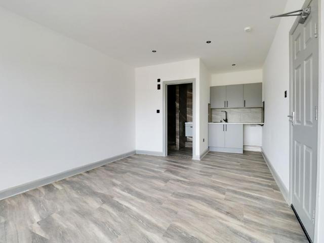 Flat for rent in Blackfen, Isle Of Man