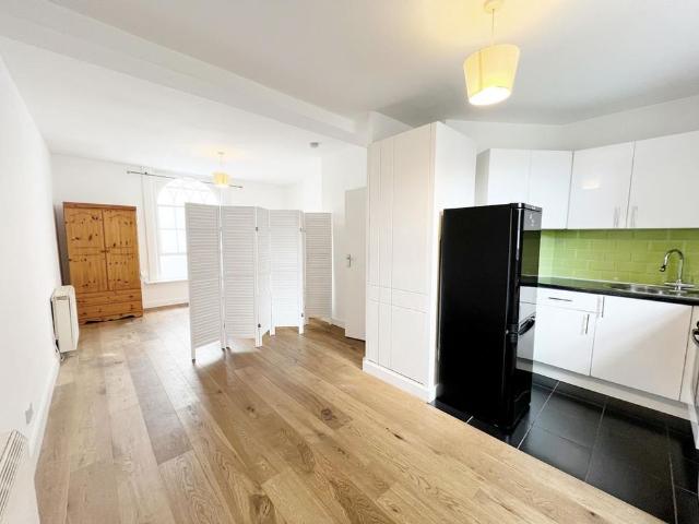 Studio for rent in London Borough of Lewisham, New Cross