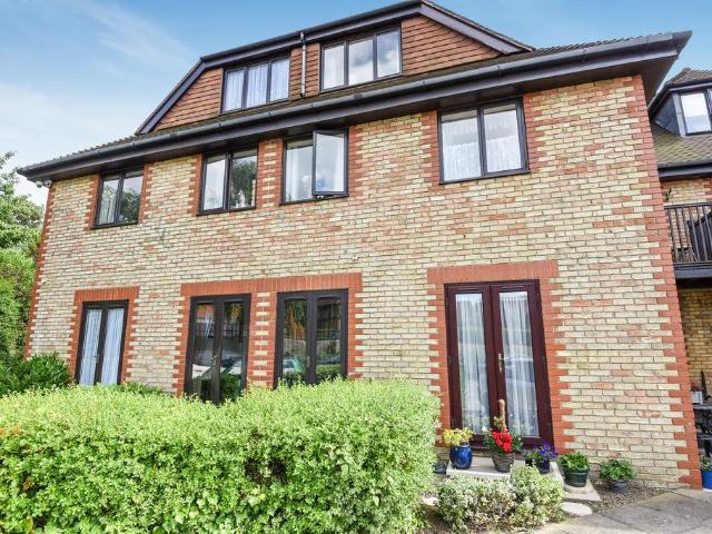 Flat for rent in Hayes, Greater London