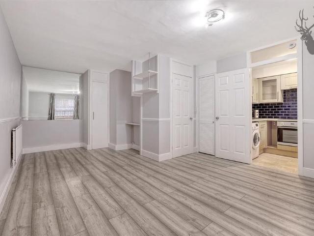 Studio for rent in Debden Green, Epping