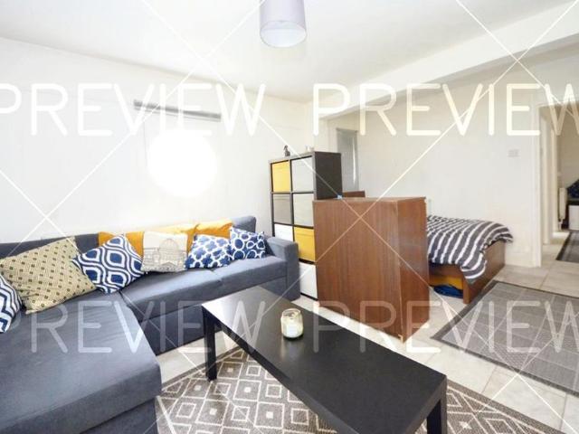 Studio for rent in London, Isle Of Man