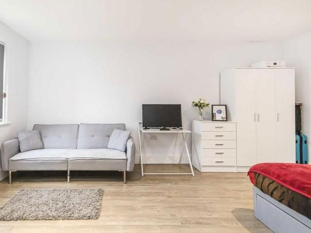 Studio for rent in St Albans