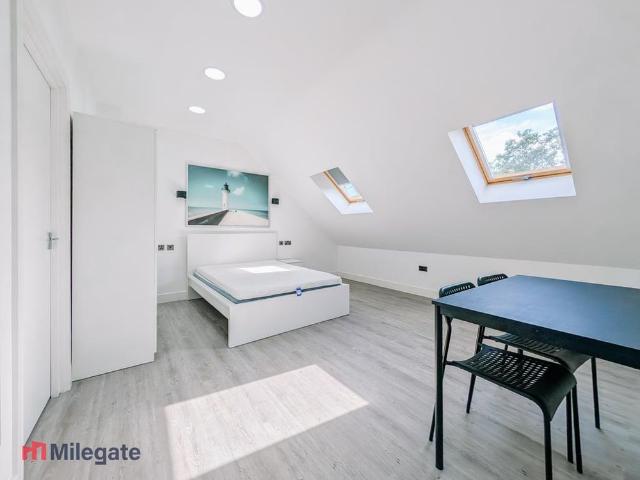 Studio for rent in South Mimms and Ridge, South Mimms