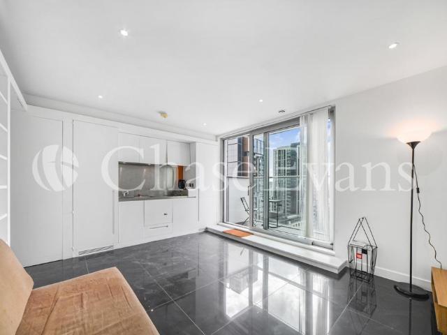 Flat for rent in Isle Of Dogs, Greater London