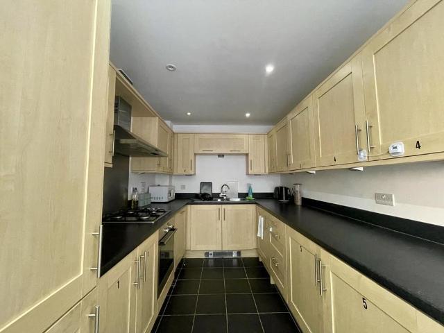 Studio for rent in London Borough of Croydon, Greater London