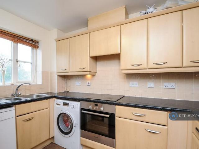 Flat for rent in Pouchen End, Hertfordshire