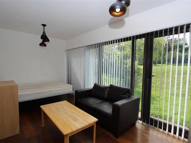 Studio for rent in Putney, Greater London