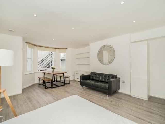 Studio for rent in London Borough of Hammersmith and Fulham, Greater London