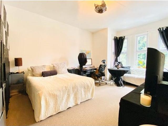 Studio for rent in London Borough of Ealing, Greater London