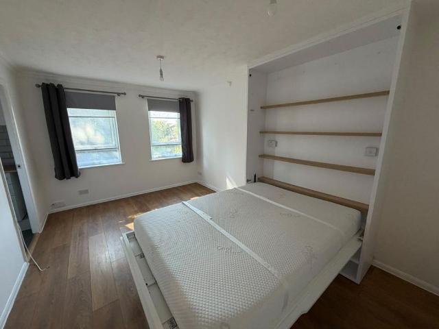 Studio for rent in Melbourne, Chelmsford