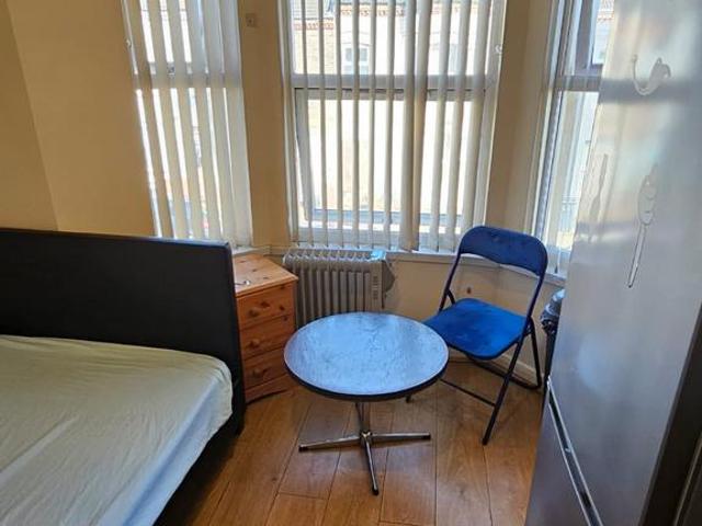 Flat for rent in Spring Park, Luton