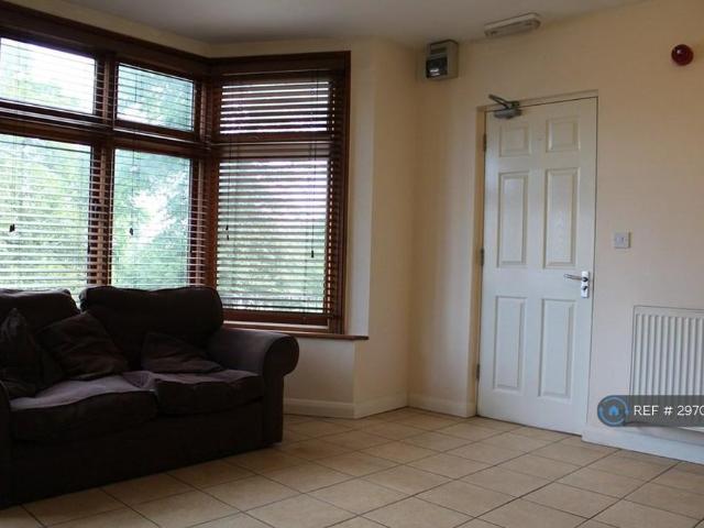 Studio for rent in Farley Hill, Spring Park