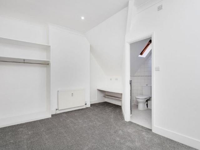 Studio for rent in Watford, Hertfordshire